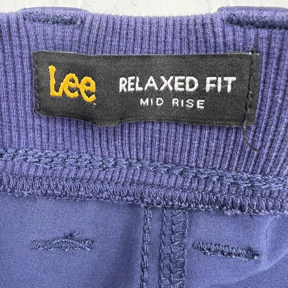 Lee Womens Relaxed Fit Mid Rise Cargo Capri Pants Medium Blue Polyester/Spandex - Picture 2 of 8